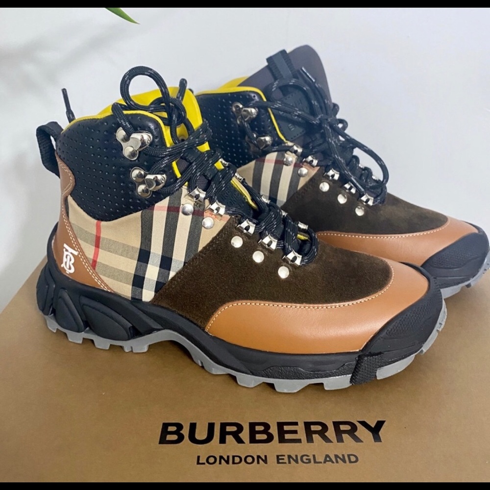 Burberry Tor hiking boots Women Size 6.5